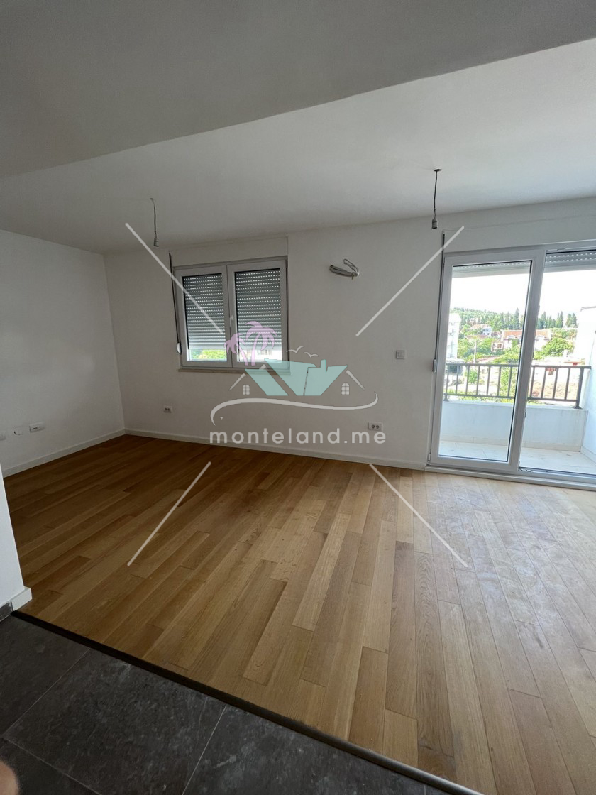 Apartment, offers sale, PODGORICA, CENTAR, Montenegro, 79M, Price - 1350€