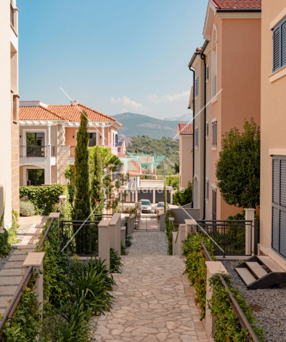 Apartment, offers sale, TIVAT, RADOVIĆI, Montenegro, 61M, Price - 280300€