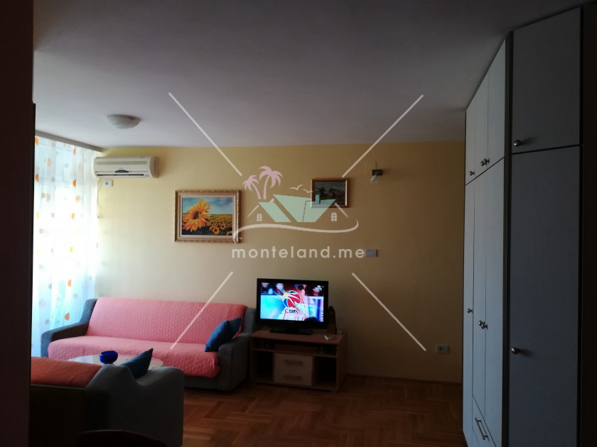 Apartment, Long term rental, PODGORICA, PREKO MORAČE, Montenegro, 47M, Price - 400€