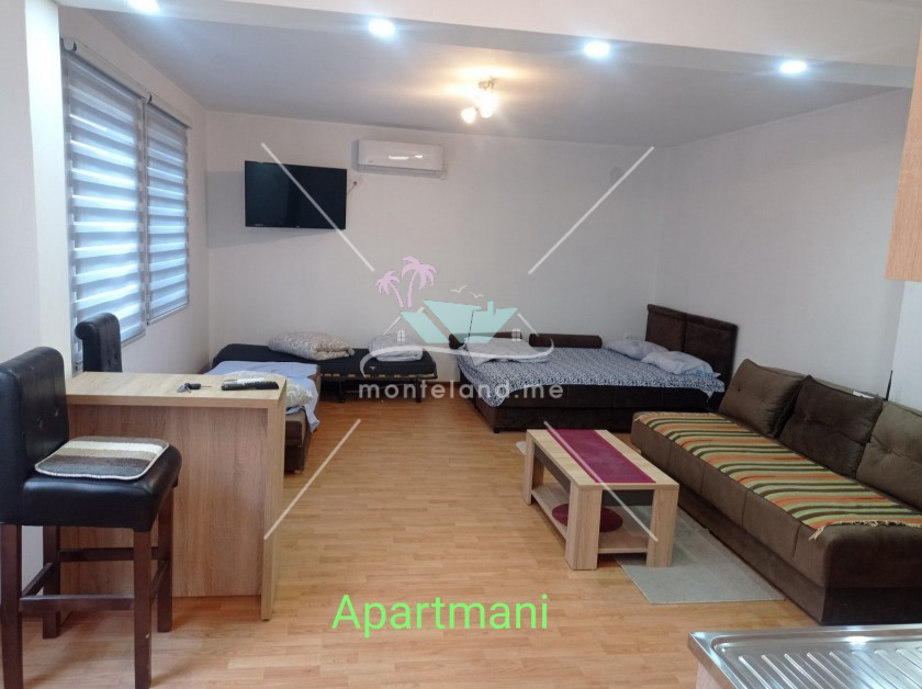 Apartment, offers vacation, SREMSKA MITROVICA, SREMSKA MITROVICA, Montenegro, 39M, Price - 16€